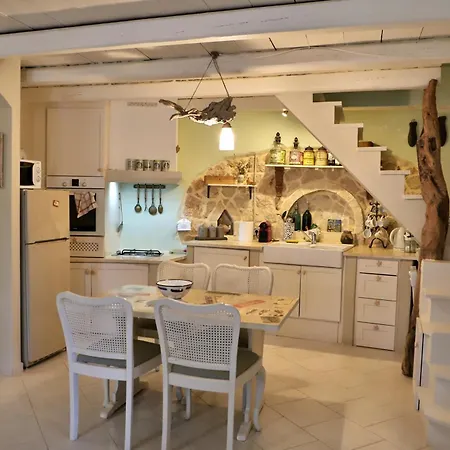 Holiday home Petite Olive House
